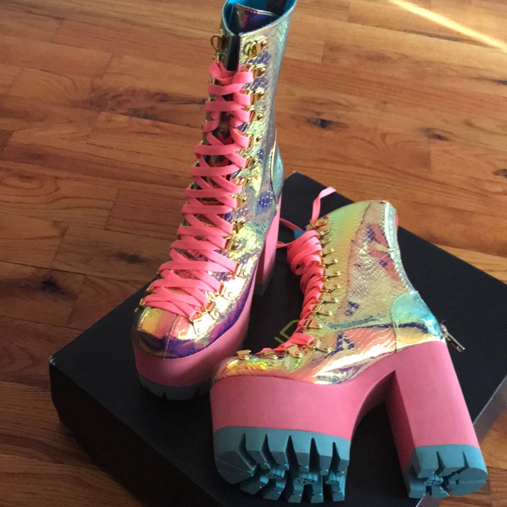 Doll kill boots